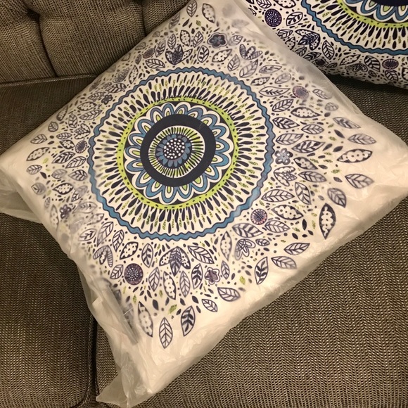 Nice Pillow , Price for "Two Pillows" - Picture 4 of 8